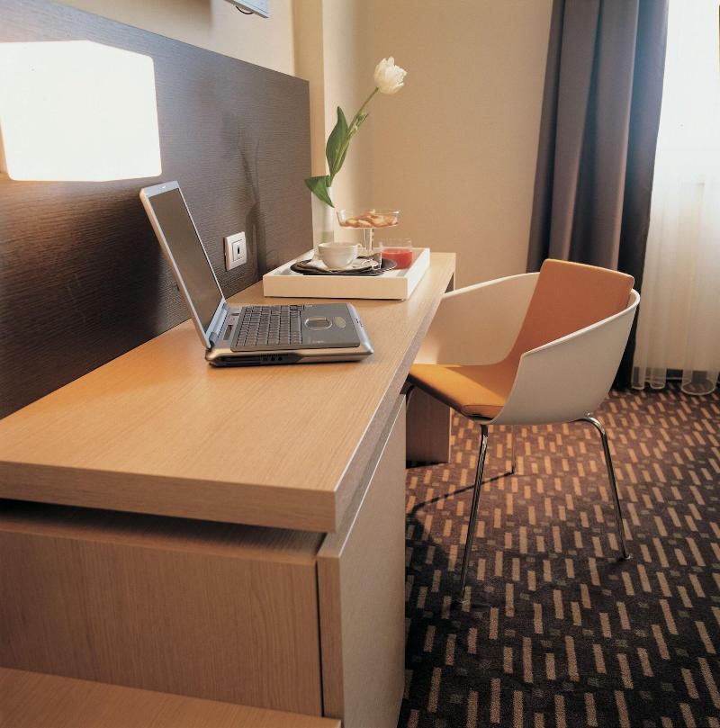 Hotel Verdina Volpiano Bagian luar foto
