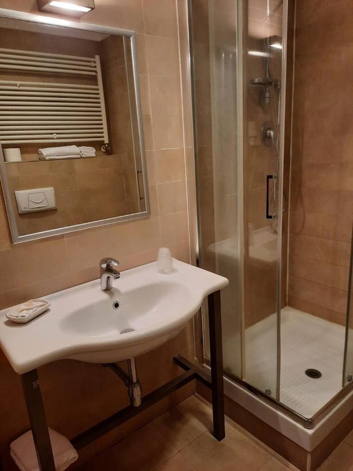 Hotel Verdina Volpiano Bagian luar foto
