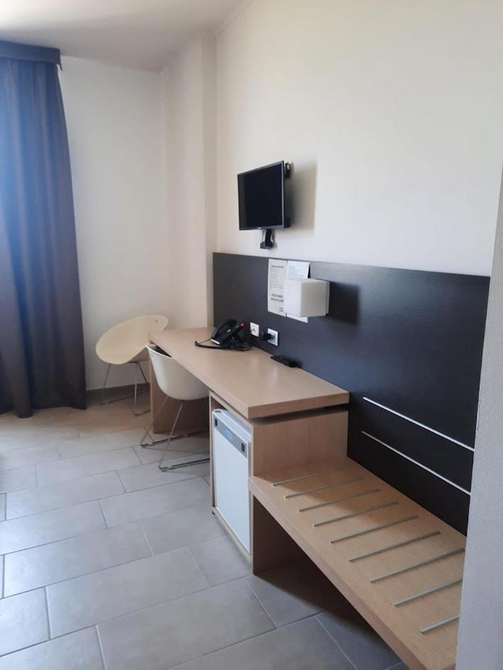 Hotel Verdina Volpiano Bagian luar foto