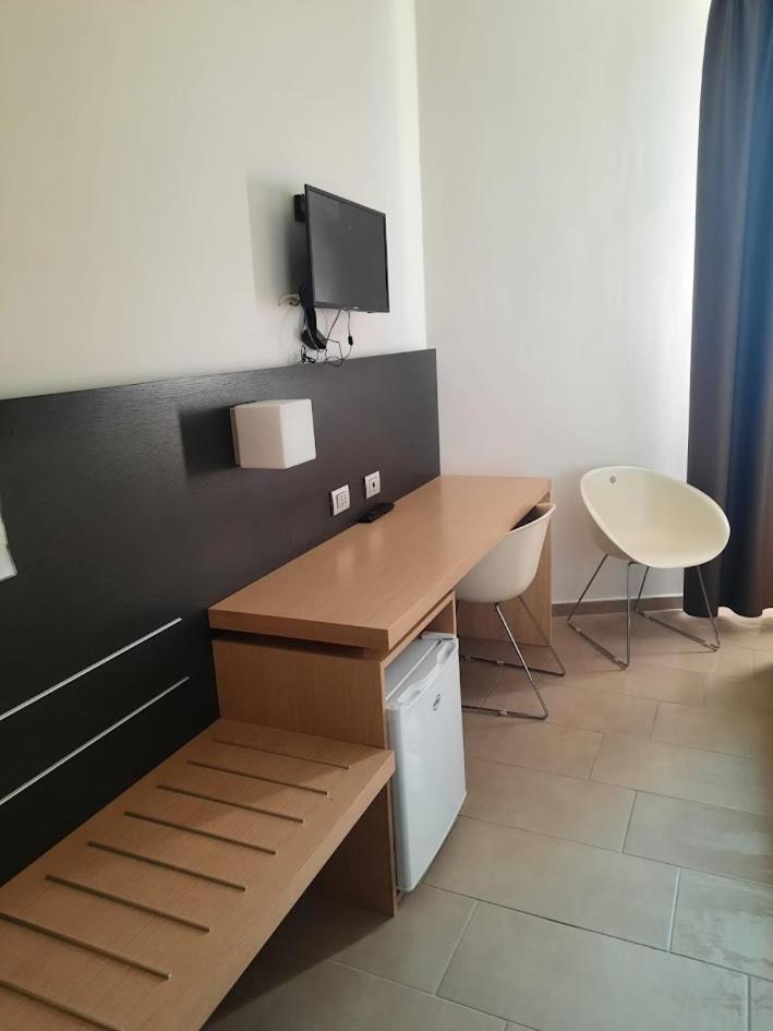 Hotel Verdina Volpiano Bagian luar foto